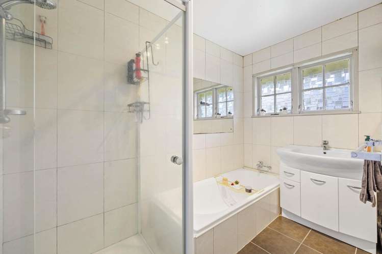 2/1 Raddock Place Farm Cove_11