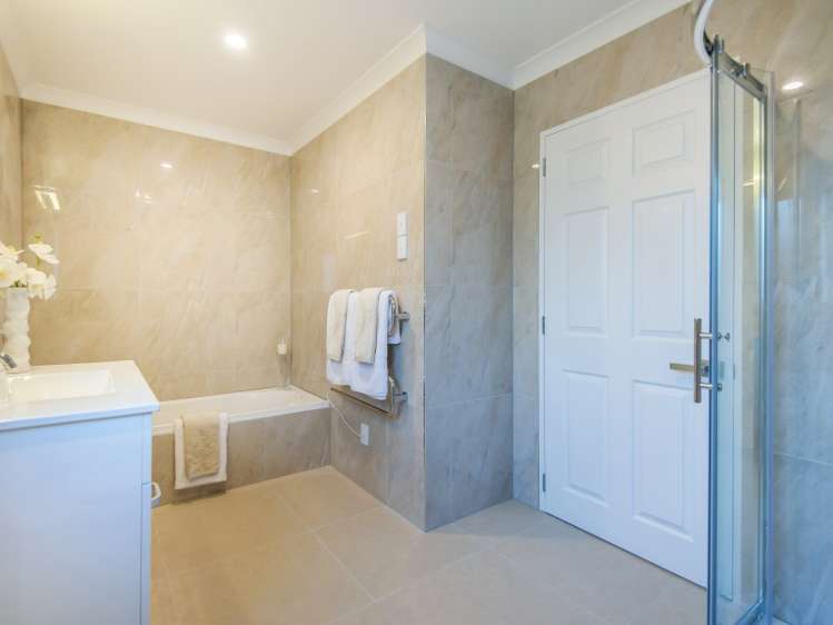 2/112 Awaruku Road Torbay_7