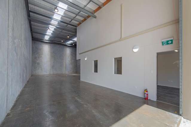 6/25-27 Packham Crescent Stoke_2