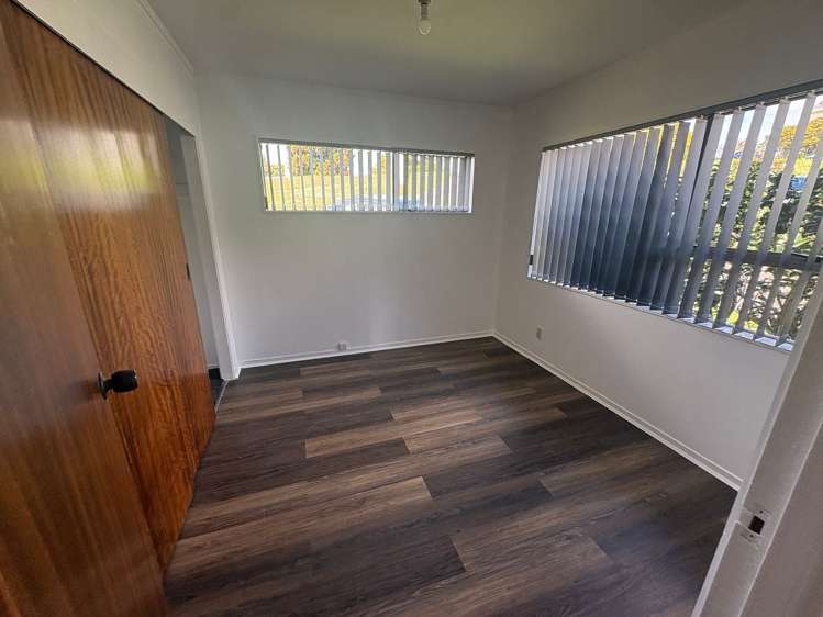 1/361 Wairau Road Totara Vale_9