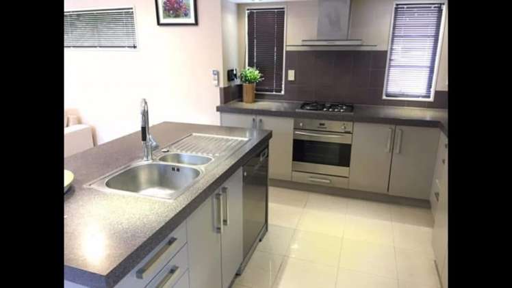 9 Multose Drive Flat Bush_5