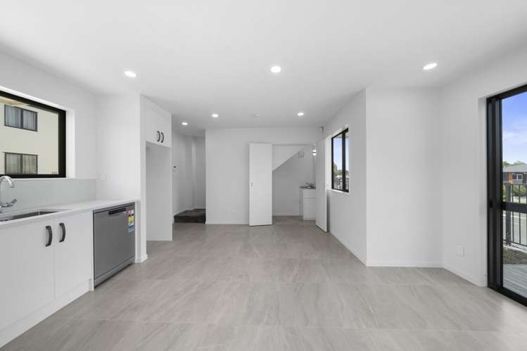 1/107 Porchester Road Papakura_5