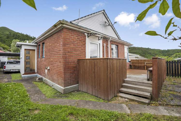 5 Buller Grove Naenae_16