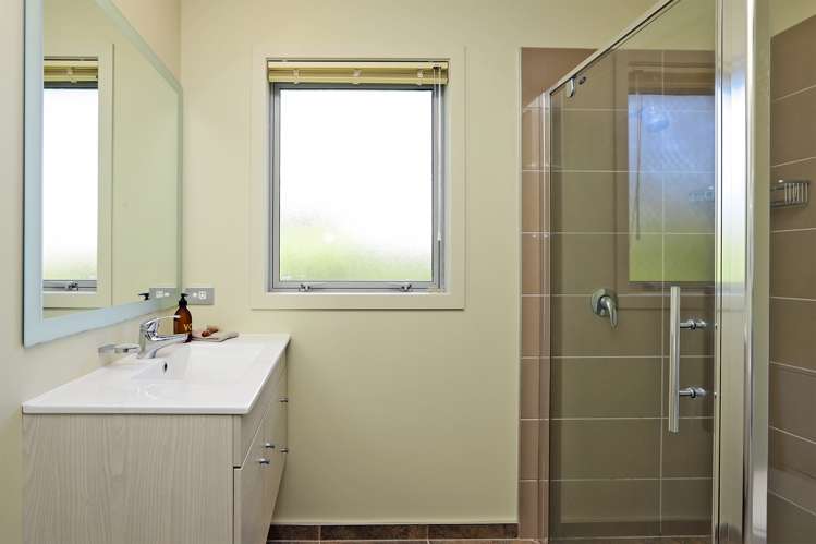 143 Kent Terrace Taradale_10