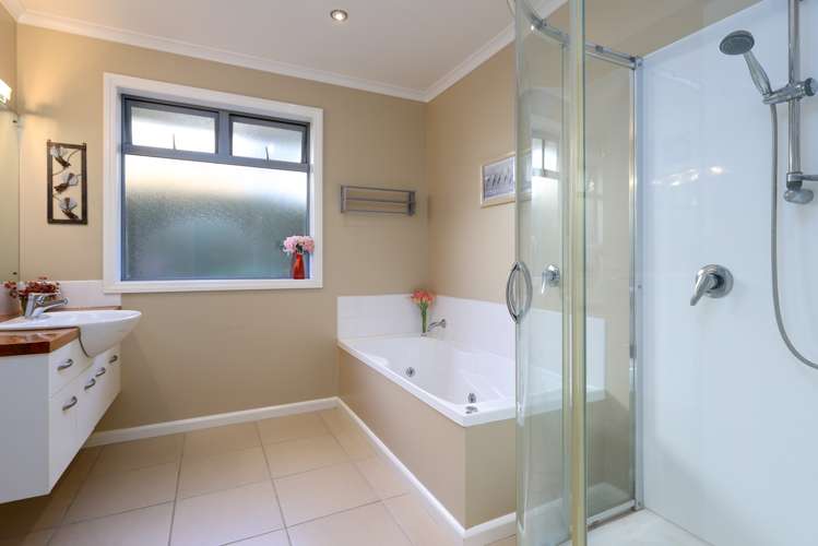 3 Cambria Gardens The Wood_14