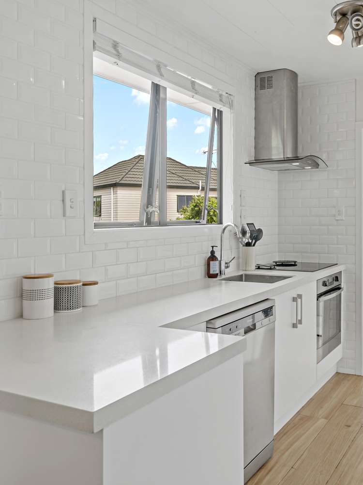 1/18 Gossamer Drive Pakuranga Heights_29