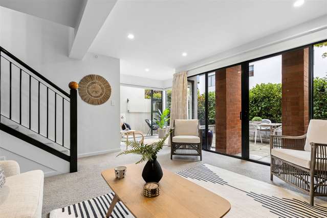 4/56 Hewitts Road Merivale_4