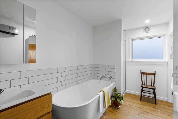 696 Peninsula Road Kelvin Heights_14