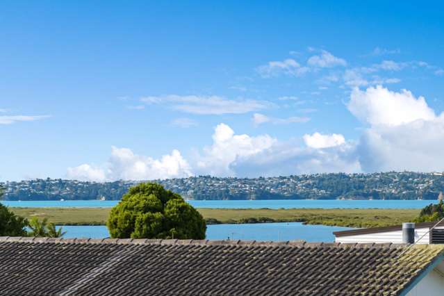 New Build + Harbour Views – Elevated Living