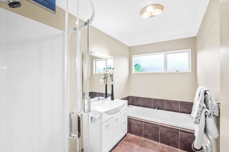 24 Crombie Green Northwood_24