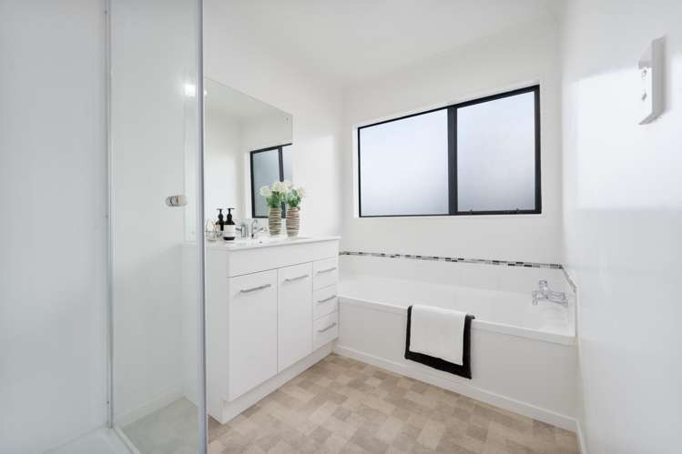 4229 Great North Road Glendene_9