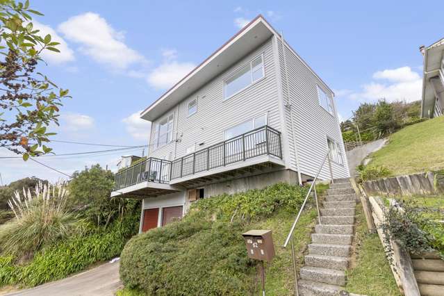 Sun Drenched 1960's Start or Downsize