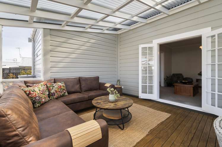 19 Johnson Street Bulls_8