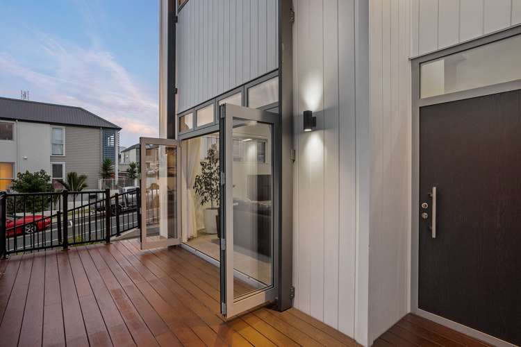 2 Watermill Lane Silverdale_8