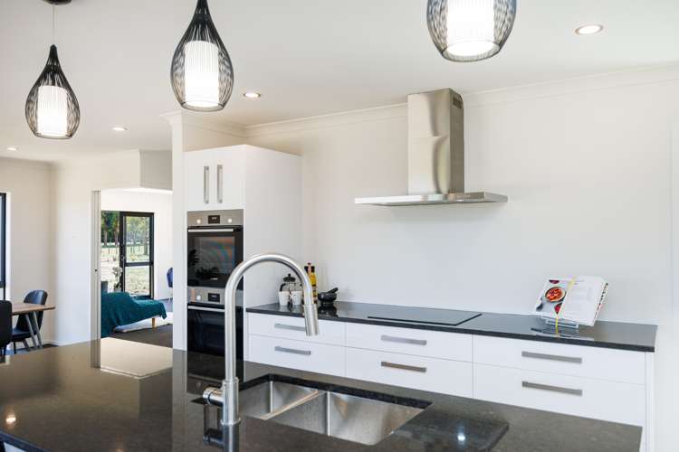 167 Spur Road West Feilding_7