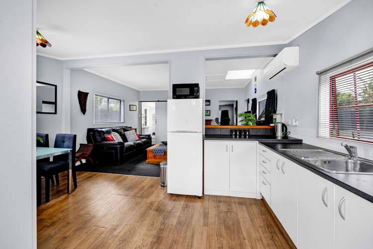 11a Mace Terrace Oakura_13