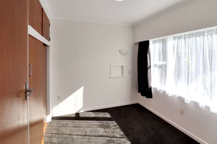 300 Queens Drive 1297_5