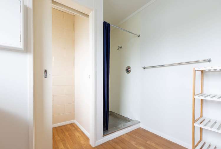 2/13 Derby Street Stoke_11