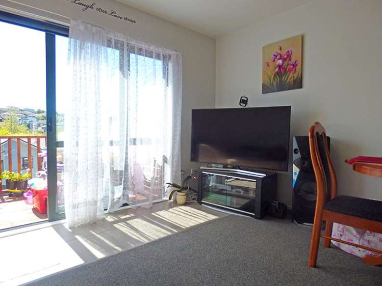 27/10 John Jennings Drive Oteha_9