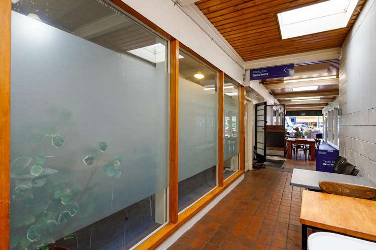 33 - 35 High Street Picton_17