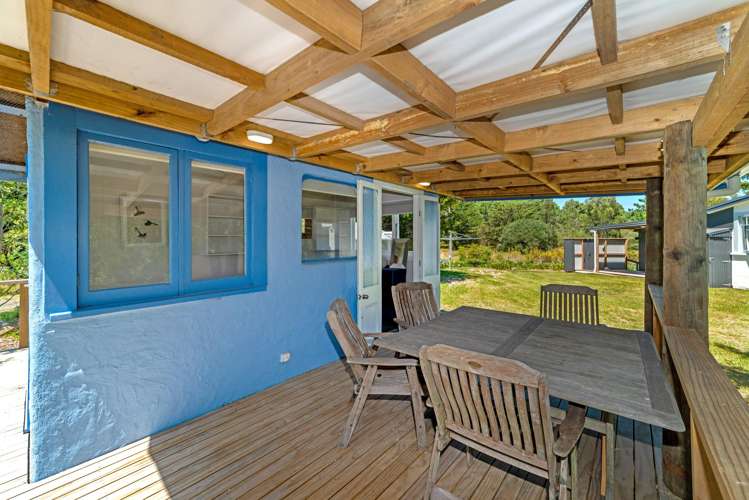 27 YMCA Road Māhia_33