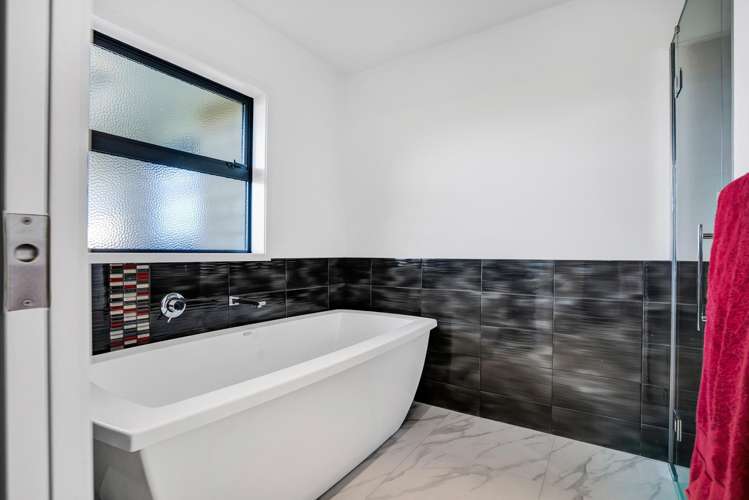 60 Monmouth Road Pembroke_38