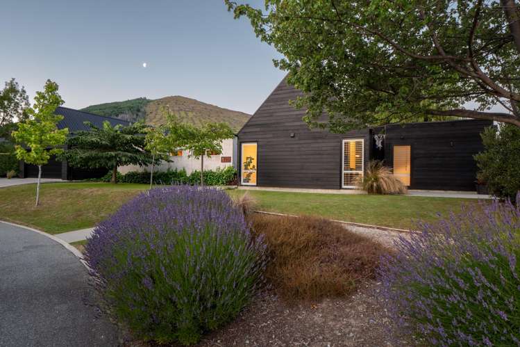 1 Larkins Way Arthurs Point_10