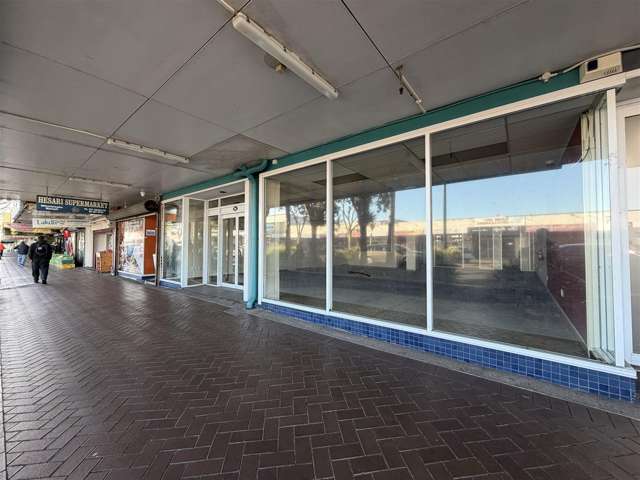Prominent Town Centre Retail with Carparking
