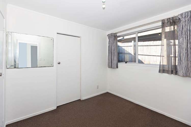 2/15 Seabar Place Glen Eden_12