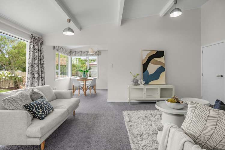 184 Dowse Drive Maungaraki_7