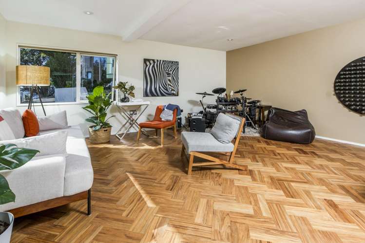 9a The Esplanade Castor Bay_12