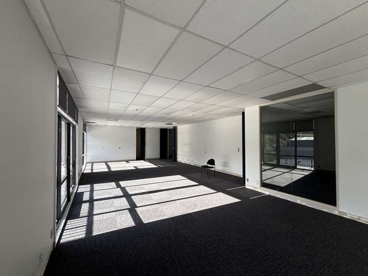 Unit 11, 2 Centennial Highway Ngauranga_2