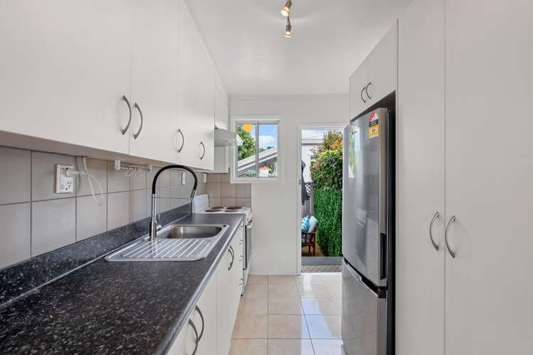 2/43 Abbotts Way Remuera_7