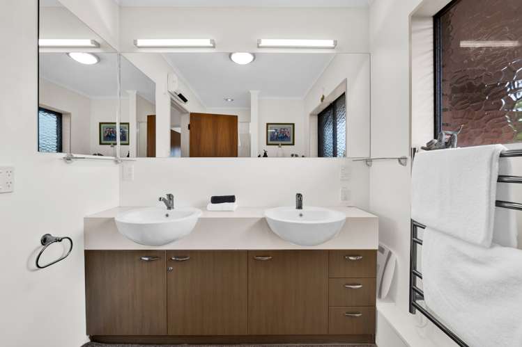 5 Ruskin Place Westown_12