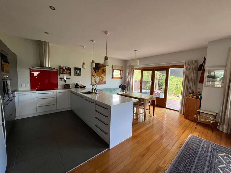 24 Birdwood Avenue Beckenham_0