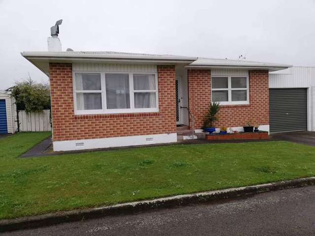 Cosy 2 Bedroom house in central area of Levin