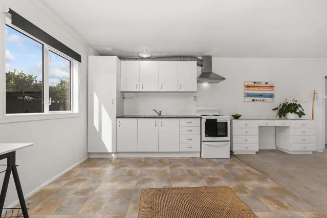 42 Rutherford Drive Waikanae Beach_3