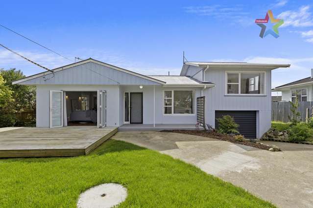 MOVE IN READY - YOUR DREAM HOME IN LEVIN!