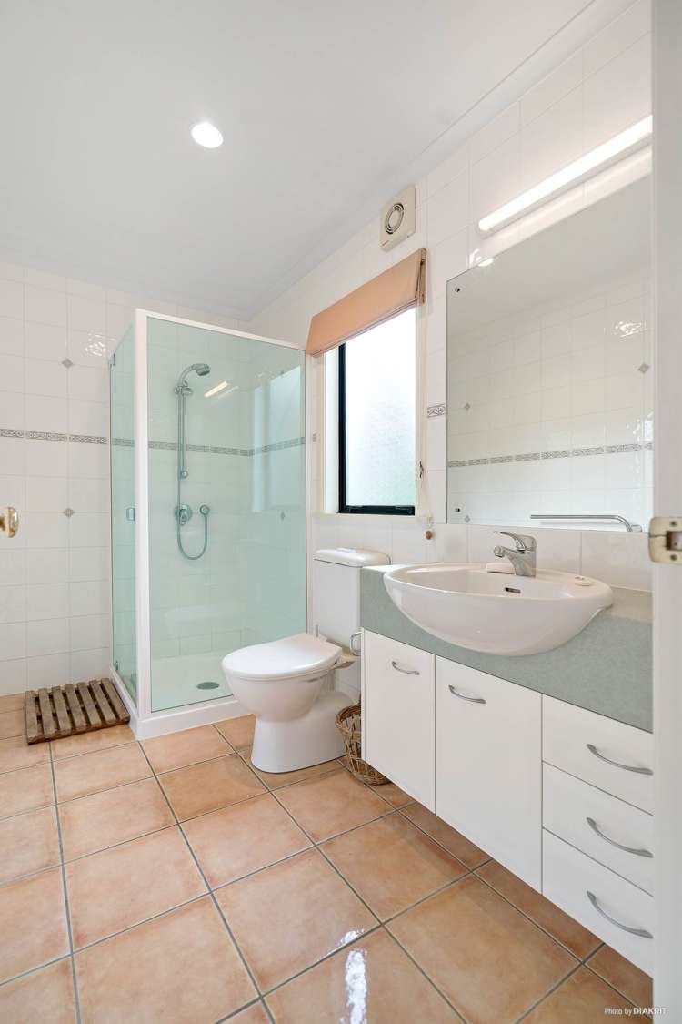 9c Beach Road Mellons Bay_17