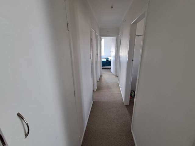 25 Sylvan Crescent Te Atatu South_3