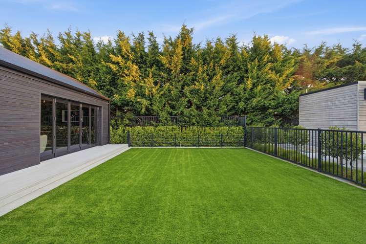 29 Carnaveron Drive Lincoln_28