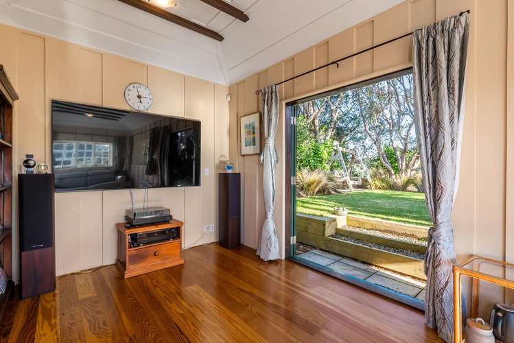 23 St Michaels Crescent Kelburn_16