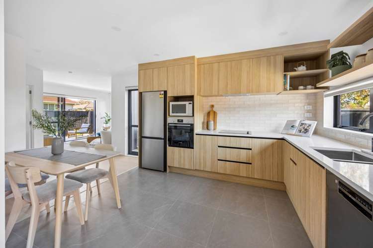 24/51A Swanson Road Henderson_1