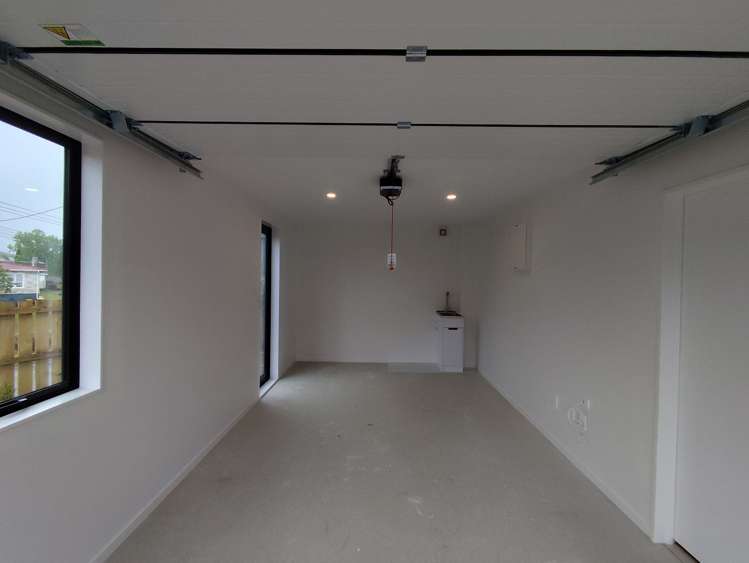 76 McLeod Road Te Atatu South_8