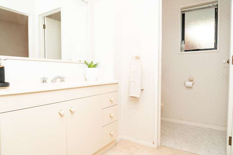 5 Silhouette Way Western Heights_12