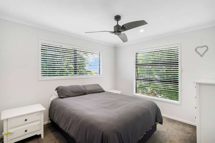 11 Munford Lane Riverhead_13