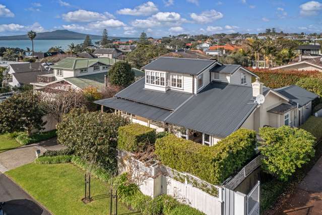 Blue Chip location- Seaside Takapuna