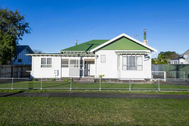 Charm, location and potential - a must-see!