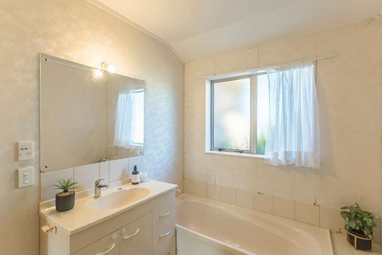 3 Beachwater Grove Paraparaumu Beach_16