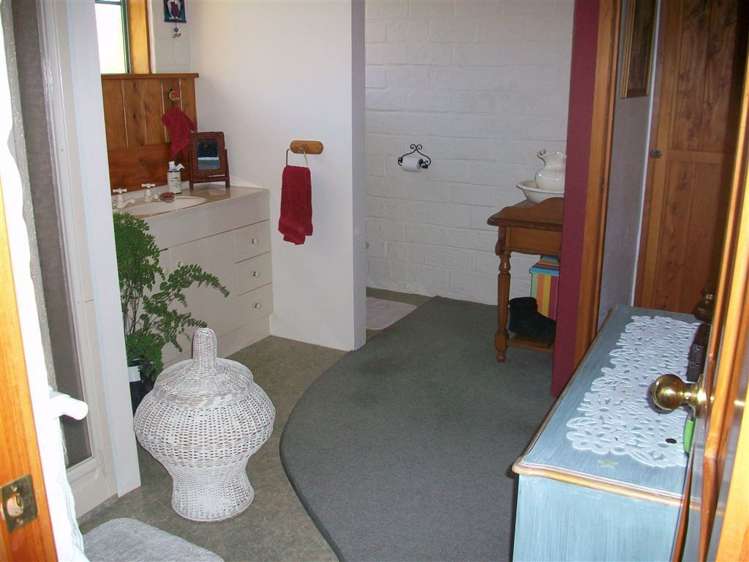 16 Poland Street Waikino_9